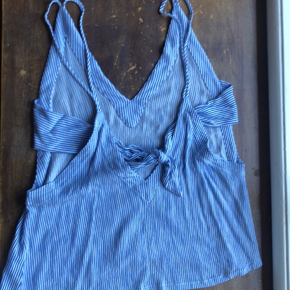 Lulu’s size M blue and white striped cutout shirt